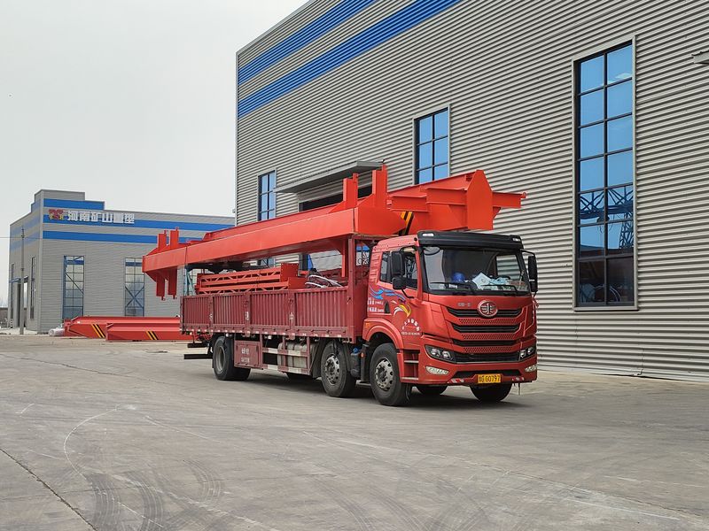 2臺(tái)電動(dòng)葫蘆門(mén)式起重機(jī) MHxh10t—13m 發(fā)往河南焦作交付客戶使用。