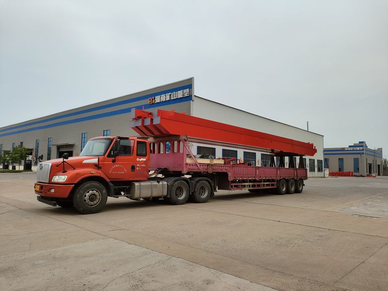 電動(dòng)葫蘆橋式起重機(jī) 3臺(tái) LH5t-17m 制作完成，發(fā)往河南漯河交付客戶使用。